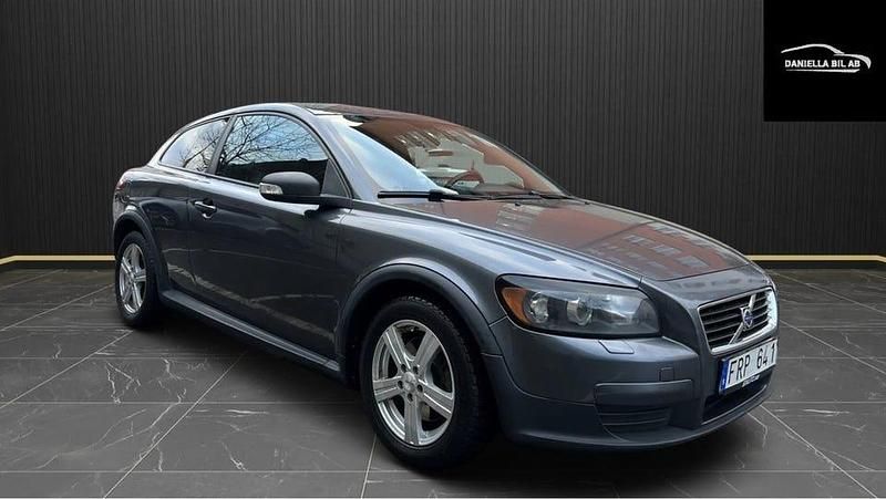 Grå Begagnad 2007 Volvo C30 Kinetic Halvkombi | 59 900 kr (Marknadspris) - Bild 1/4