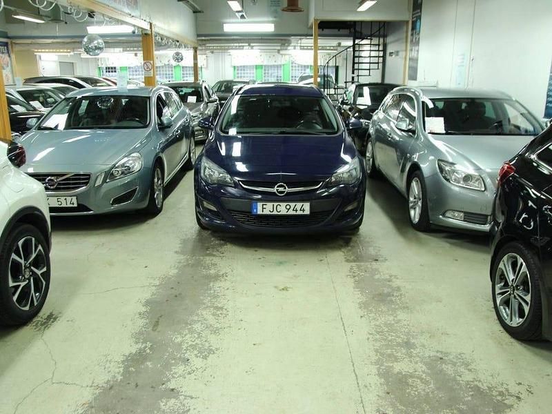 Begagnad Opel Astra 116 HK (85 kW) 2014 Blå Kombi