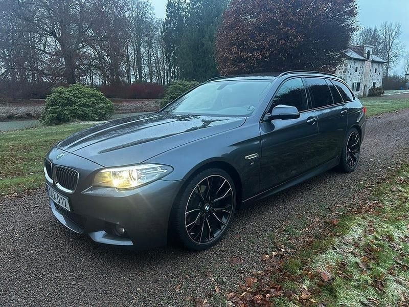 Begagnad 2017 BMW 520 Kombi | 159 000 kr - Bild 1/4