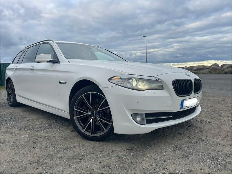 Begagnad 2013 BMW 520 Kombi | 129 000 kr (Lite dyr) - Bild 1/3