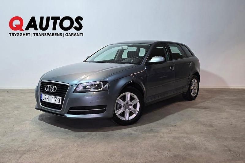 Grå Begagnad 2011 Audi A3 Sportback Attraction Halvkombi | 89 800 kr (Marknadspris) - Bild 1/3