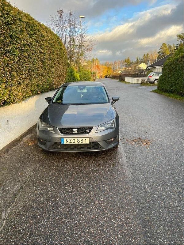 Grå Begagnad 2013 Seat Leon SC FR Halvkombi | 75 000 kr - Bild 1/4
