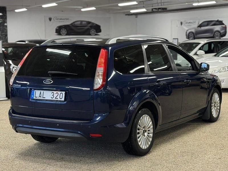 Begagnad Ford Focus Titanium 109 HK (80 kW) 2011 Blå Kombi