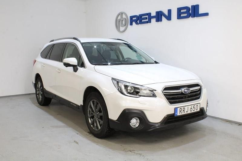 Vit Begagnad 2017 Subaru Outback Sedan | 239 000 kr (Marknadspris) - Bild 1/4