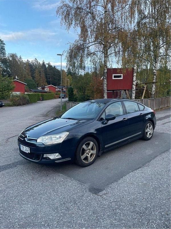 Blå Begagnad 2010 Citroën C5 Sedan | 27 900 kr (Marknadspris) - Bild 1/4