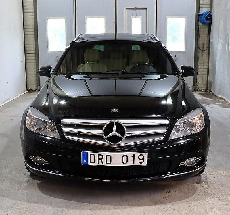 Begagnad Mercedes C320 Avantgarde 225 HK (165 kW) 2008 Svart Kombi