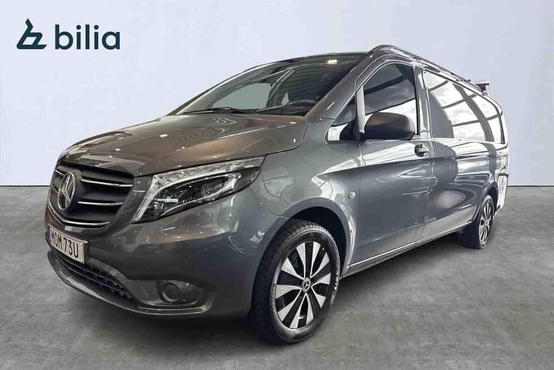 Grå Begagnad 2022 Mercedes Vito Minibuss | 499 000 kr - Bild 1/1