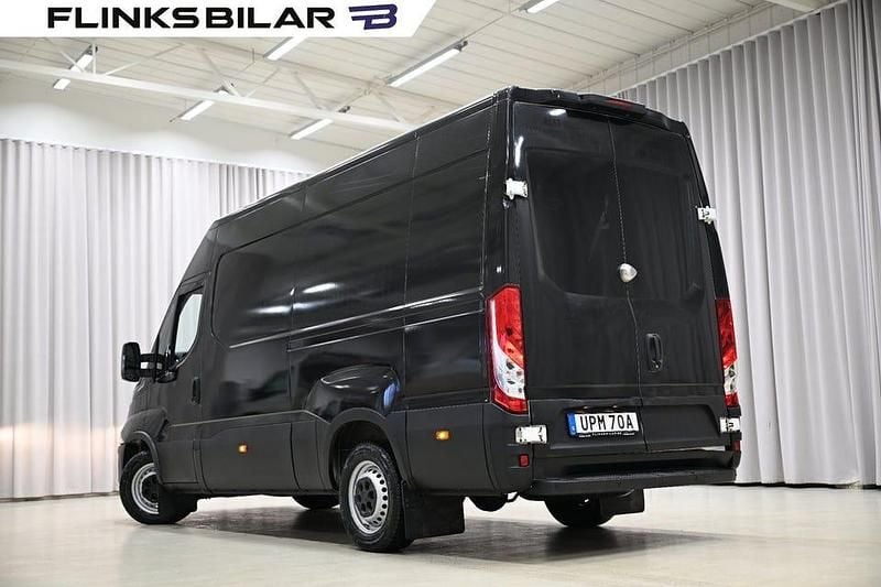 Begagnad Iveco Daily 136 HK (100 kW) 2020 Svart Van
