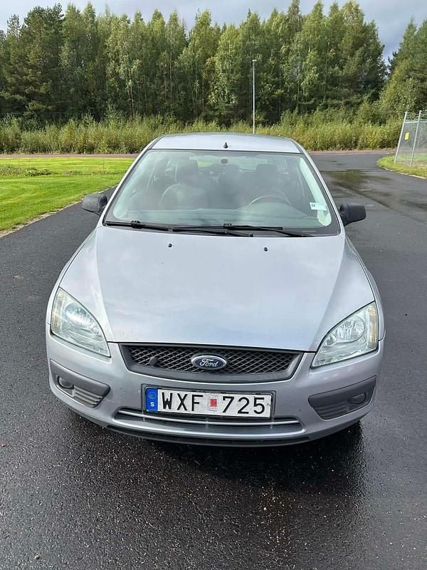 Begagnad Ford Focus 125 HK (91 kW) 2005 Kombi