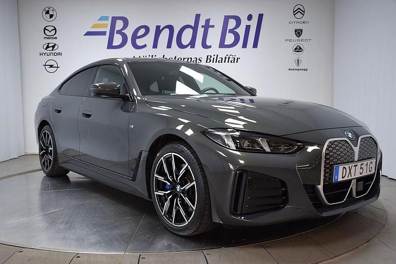Individual dravit grey Begagnad 2025 BMW i4 M Sport Sedan | 599 500 kr (Marknadspris) - Bild 1/3