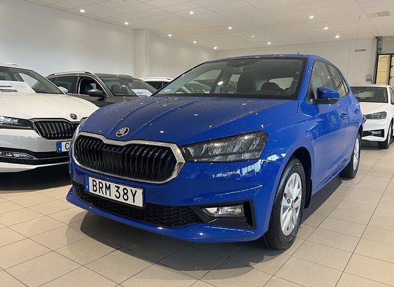 Blå Ny 2025 Skoda Fabia Selection Halvkombi | 239 900 kr (Marknadspris) - Bild 1/2