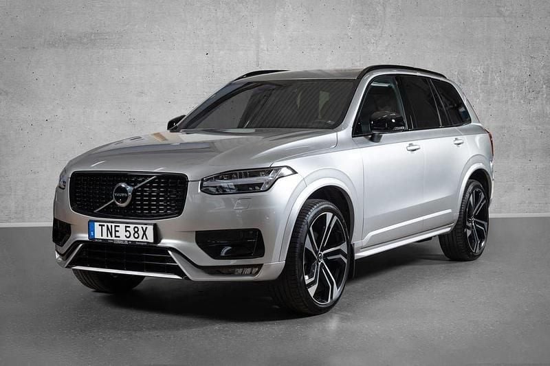 Silver Begagnad 2022 Volvo XC90 Pro SUV | 669 000 kr (Marknadspris) - Bild 1/4