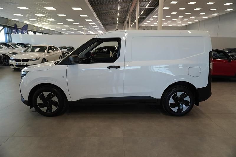 Ny Ford E-Transit 2026 Vit Van