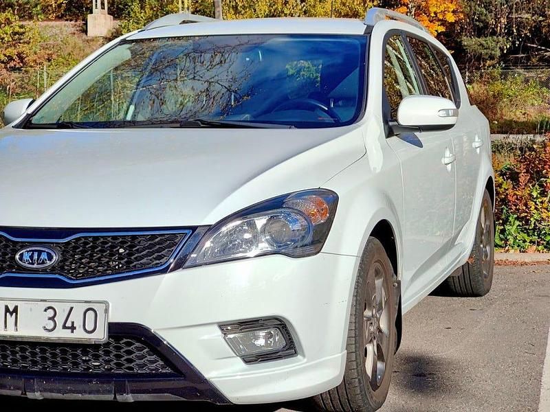 Begagnad Kia Ceed Sportswagon 128 HK (94 kW) 2012 Kombi