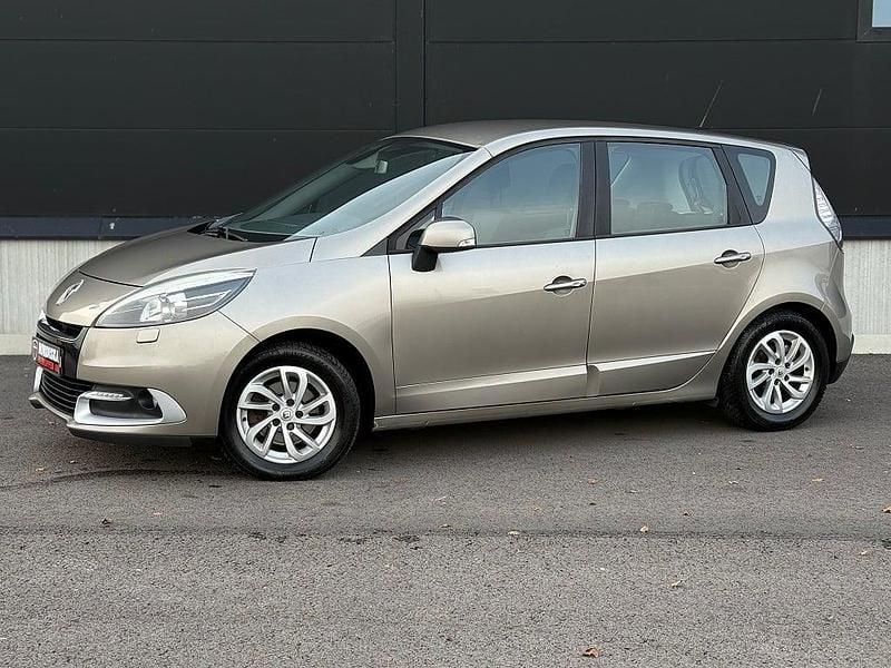 Ljusbrun (brun) Begagnad 2012 Renault Scénic III Minibuss | 49 800 kr (Marknadspris) - Bild 1/4