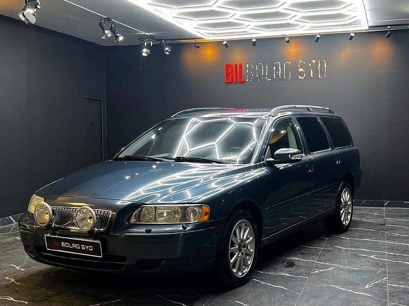 Blå Begagnad 2006 Volvo V70 Kombi | 34 800 kr (Marknadspris) - Bild 1/4