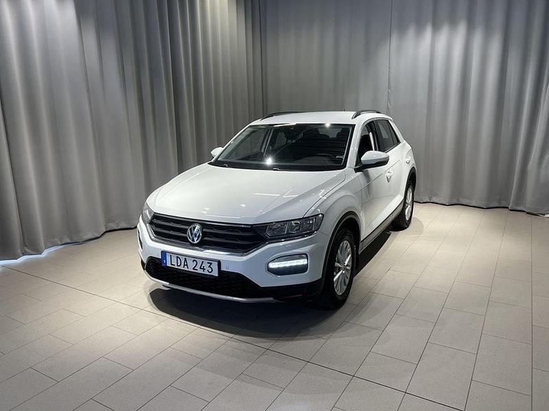 Vit Begagnad 2018 VW T-Roc SUV | 164 900 kr (Marknadspris) - Bild 1/4