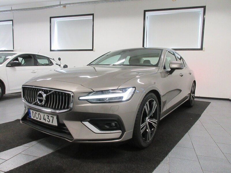 Grå Begagnad 2019 Volvo S60 Inscription Sedan | 339 500 kr (Bra pris) - Bild 1/4