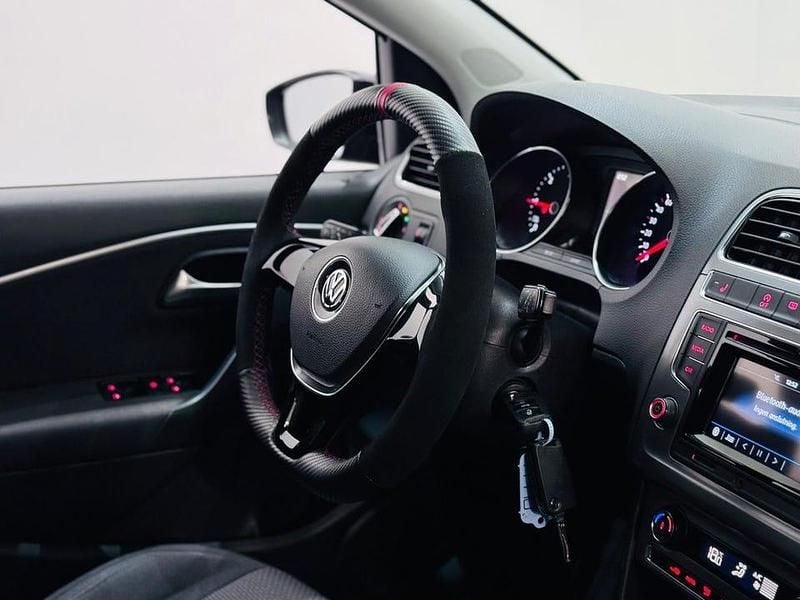 Begagnad VW Polo Allstar 90 HK (66 kW) 2017 Mörkgrå (grå) Halvkombi