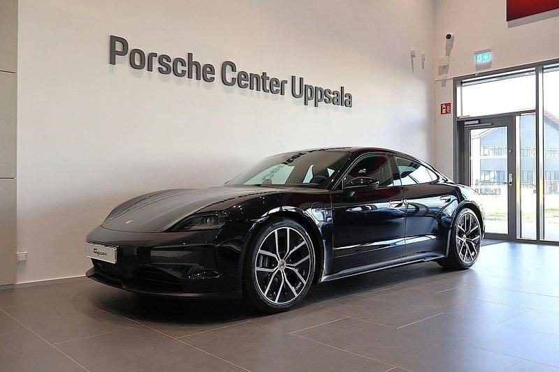 Svart Ny 2024 Porsche Taycan Sedan | 975 000 kr - Bild 1/4