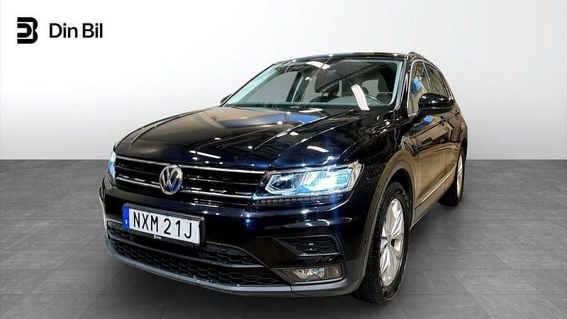 Deep black pearl Begagnad 2019 VW Tiguan Executive SUV | 234 900 kr (Bra pris) - Bild 1/4