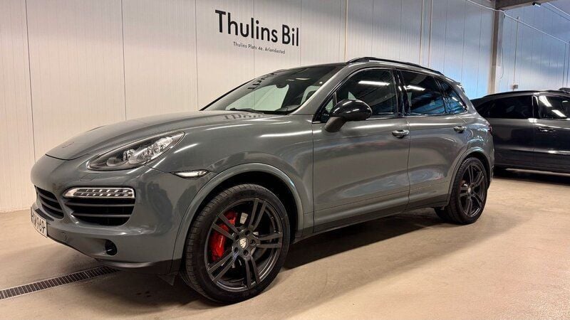 Svart Begagnad 2012 Porsche Cayenne Sport SUV | 199 900 kr - Bild 1/4