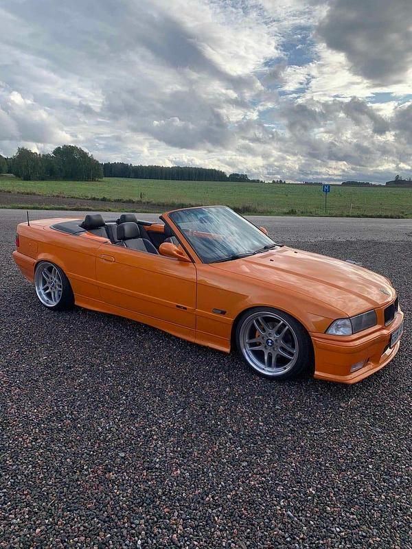 Begagnad BMW 328 193 HK (141 kW) 1996 Lamborghini orange Cab