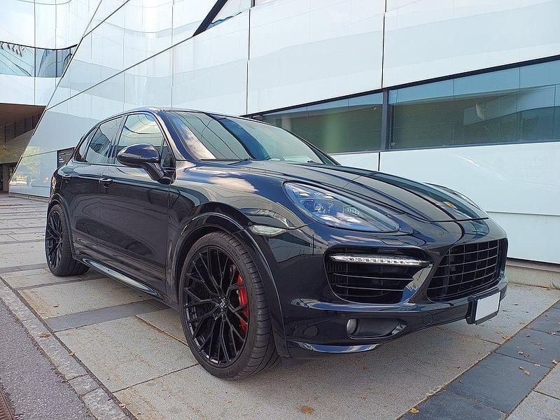 Svart Begagnad 2014 Porsche Cayenne SUV | 269 500 kr - Bild 1/4
