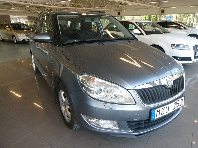 Silver Begagnad 2013 Skoda Fabia Kombi | 49 900 kr (Bra pris) - Bild 1/4