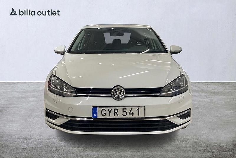 Begagnad VW Golf VII 110 HK (80 kW) 2018 Vit Halvkombi