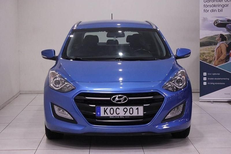 Begagnad Hyundai i30 Comfort 101 HK (74 kW) 2015 Ljusblå Kombi