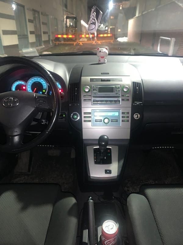 Begagnad 2006 Toyota Corolla Kombi | 36 000 kr (Superpris) - Bild 1/4