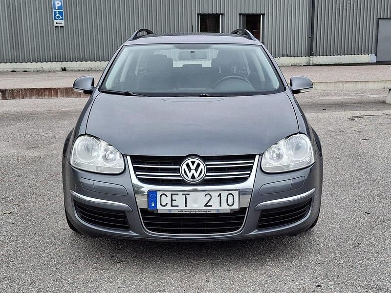 Grå Begagnad 2008 VW Golf VI Kombi | 32 000 kr (Marknadspris) - Bild 1/4