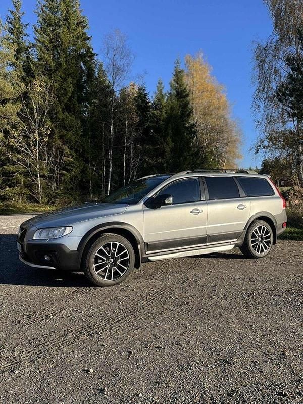 Silver Begagnad 2015 Volvo XC70 SUV | 178 000 kr (Marknadspris) - Bild 1/4