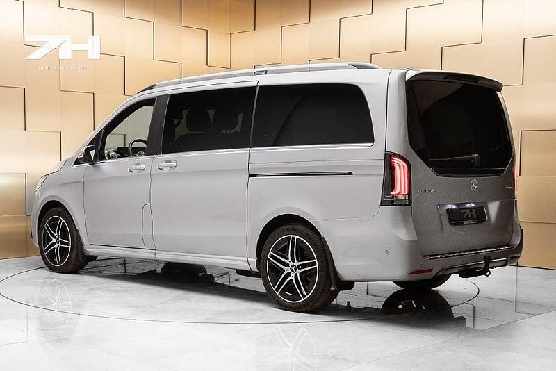 Begagnad Mercedes V300 AMG line 2025 Minibuss