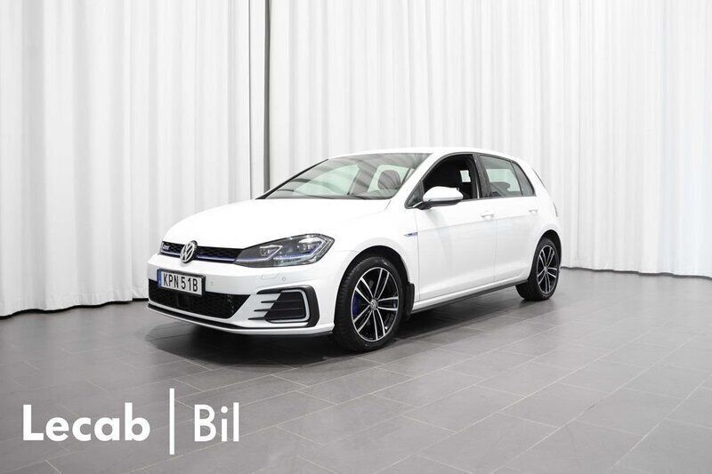 Vit Begagnad 2020 VW Golf VIII GTE Halvkombi | 219 500 kr (Bra pris) - Bild 1/4