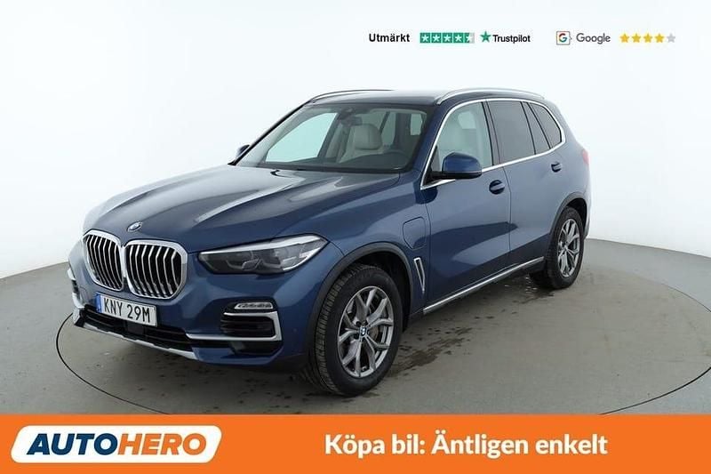 Blå Begagnad 2020 BMW X5 iPerformance SUV | 456 000 kr - Bild 1/4