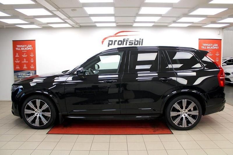 Svart Begagnad 2020 Volvo XC90 R-Design SUV | 549 500 kr (Dyr) - Bild 1/4