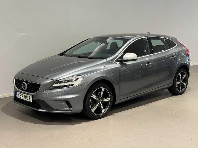 Grå Begagnad 2016 Volvo V40 Business Edition Kombi | 169 500 kr (Dyr) - Bild 1/3