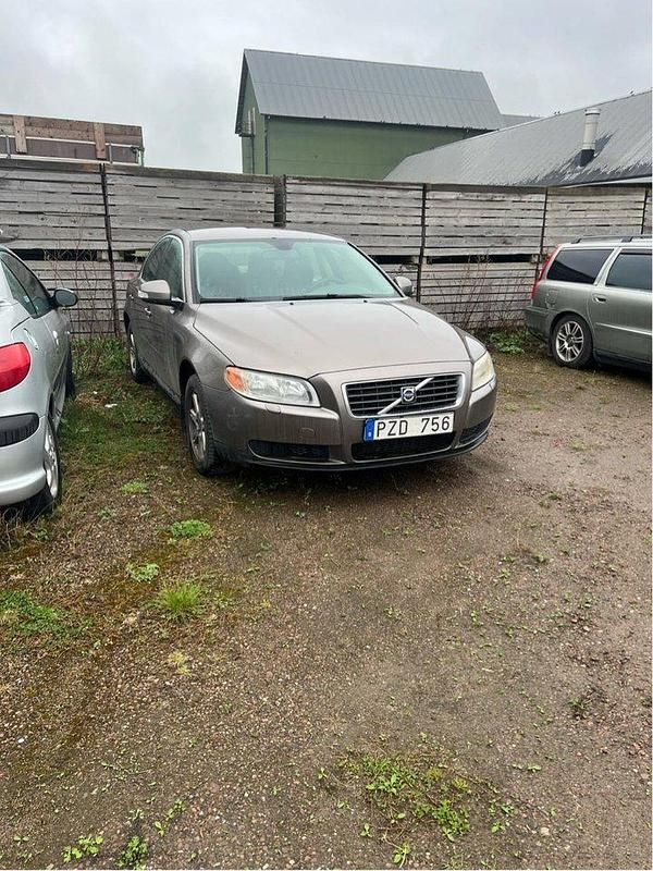 Grå Begagnad 2008 Volvo S80 Kinetic Sedan | 23 000 kr - Bild 1/1