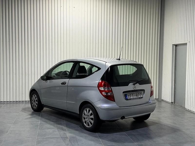 Begagnad Mercedes A170 Classic 116 HK (85 kW) 2005 Silver Halvkombi
