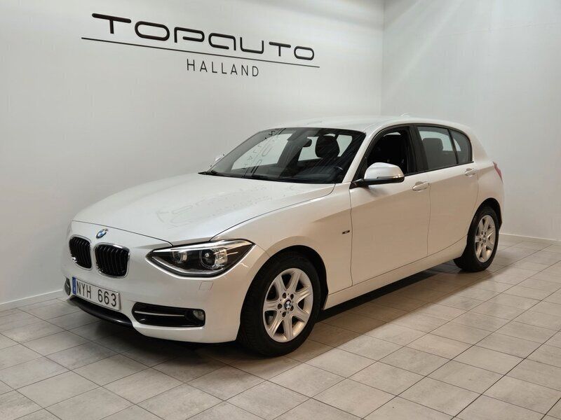 Vit Begagnad 2014 BMW 116 Sport Line Halvkombi | 109 900 kr (Marknadspris) - Bild 1/4