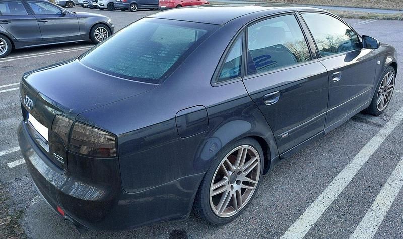 Grå Begagnad 2007 Audi A4 S-Line Sedan | 18 000 kr - Bild 1/4