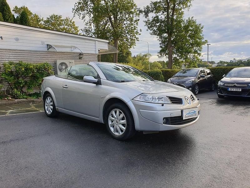 Ljusgrå Begagnad 2007 Renault Mégane Cabriolet Cab | 36 800 kr (Marknadspris) - Bild 1/4