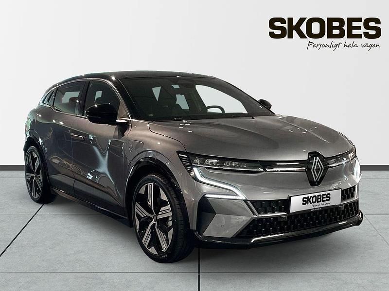 Grå Begagnad 2024 Renault Mégane Iconic Halvkombi | 399 400 kr (Dyr) - Bild 1/3