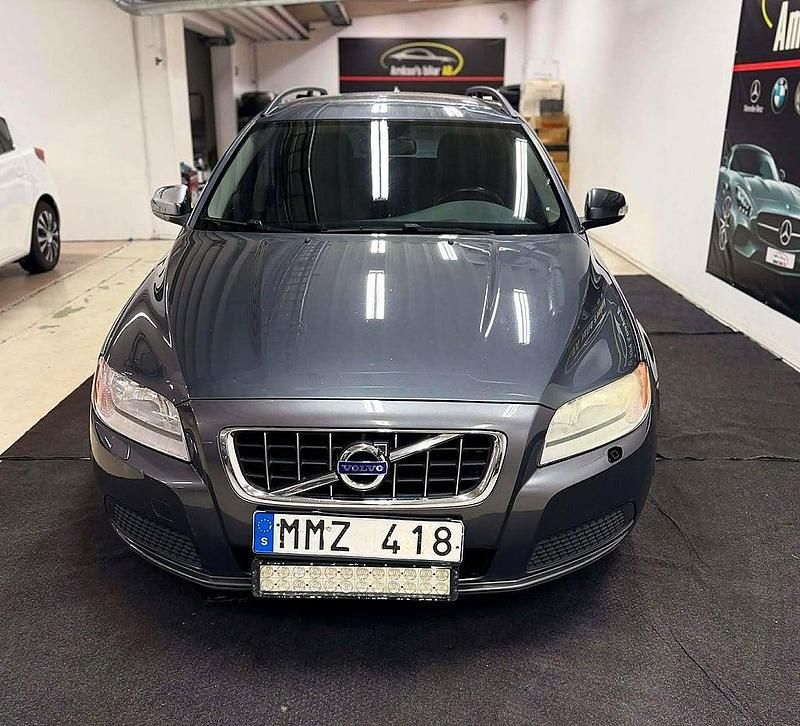 Begagnad Volvo V70 Kinetic 145 HK (106 kW) 2009 Grå Kombi