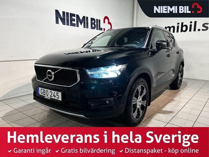 Svart Begagnad 2021 Volvo XC40 Momentum SUV | 329 900 kr (Lite dyr) - Bild 1/3