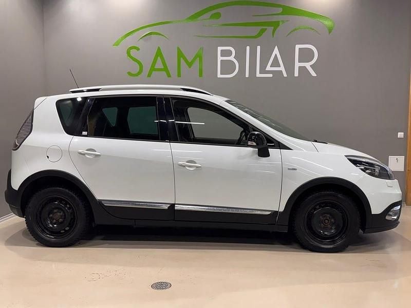 Begagnad Renault Scénic III Bose Edition 110 HK (80 kW) 2013 Vit