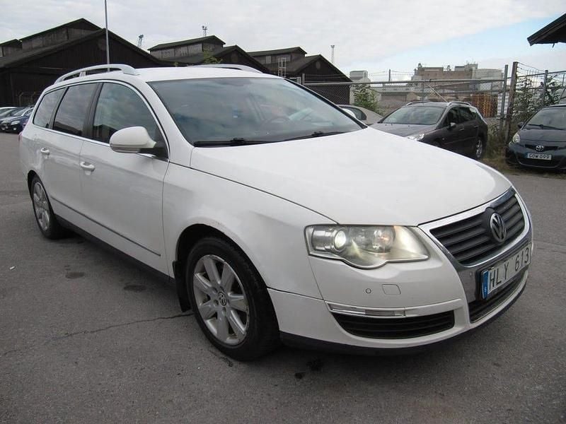 Vit Begagnad 2010 VW Passat Kombi | 34 500 kr (Marknadspris) - Bild 1/4