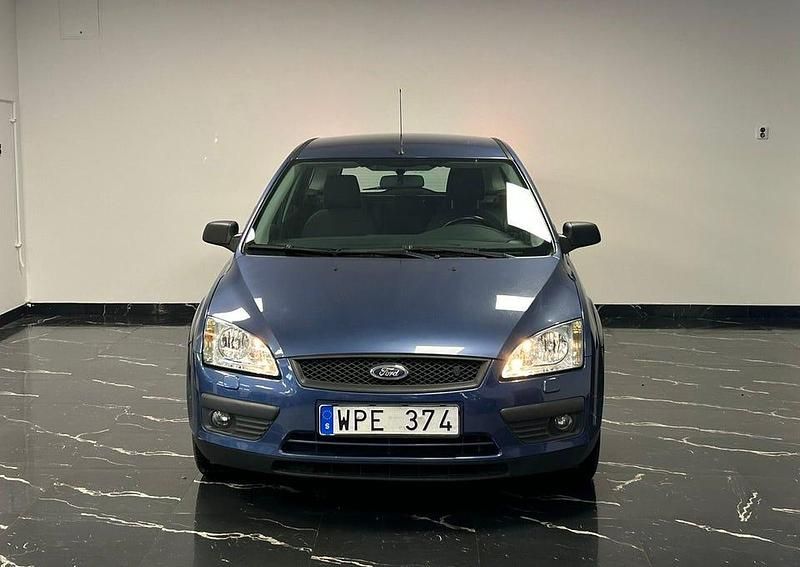 Begagnad Ford Focus 116 HK (85 kW) 2005 Blå Kombi